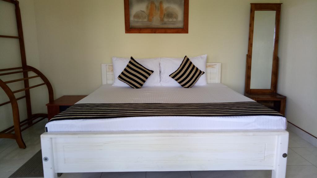 Heritage Lake View Anuradhapura Exterior photo