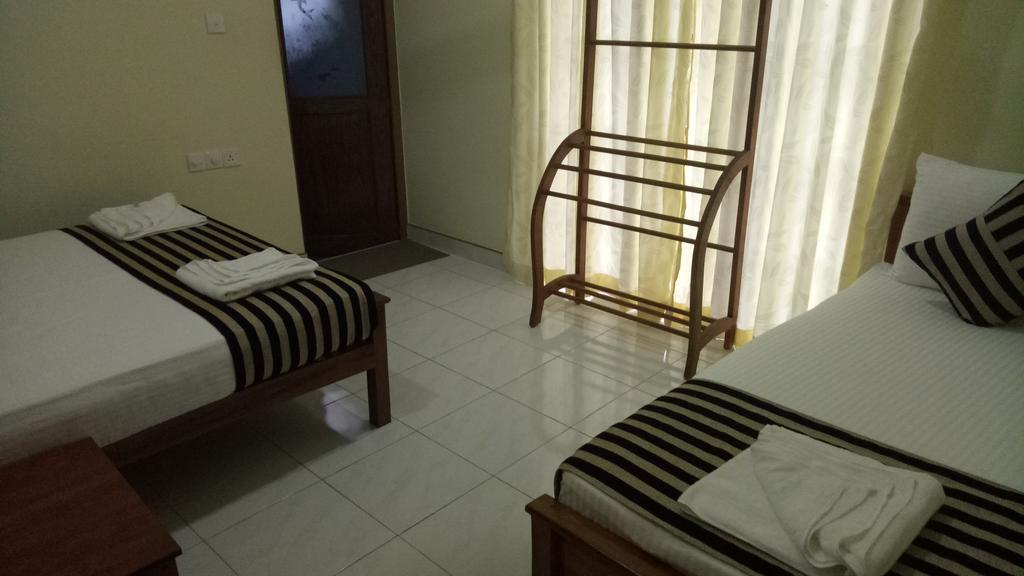 Heritage Lake View Anuradhapura Exterior photo