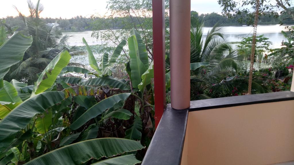 Heritage Lake View Anuradhapura Exterior photo