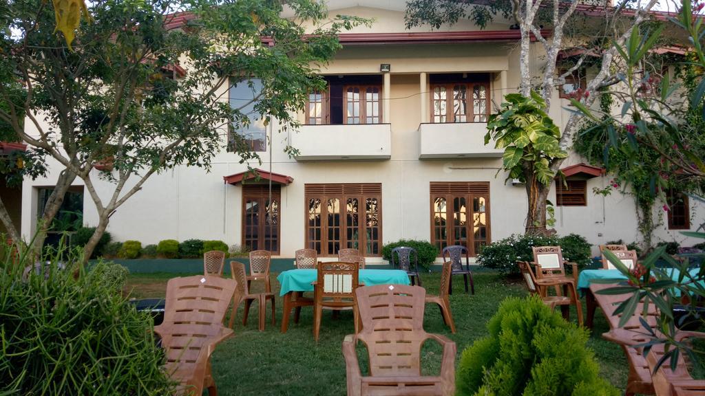 Heritage Lake View Anuradhapura Exterior photo