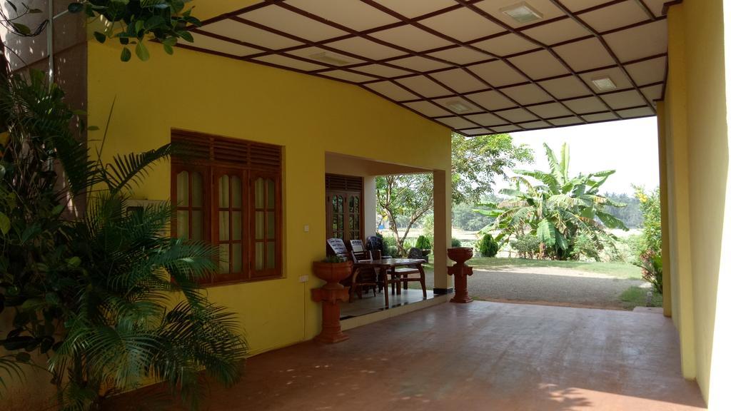 Heritage Lake View Anuradhapura Exterior photo