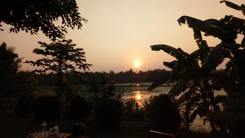 Heritage Lake View Anuradhapura Exterior photo