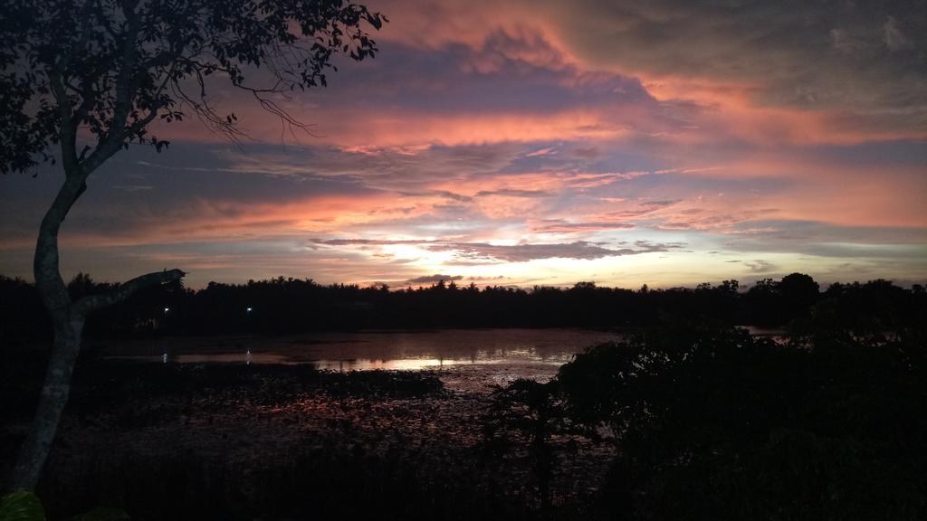 Heritage Lake View Anuradhapura Exterior photo