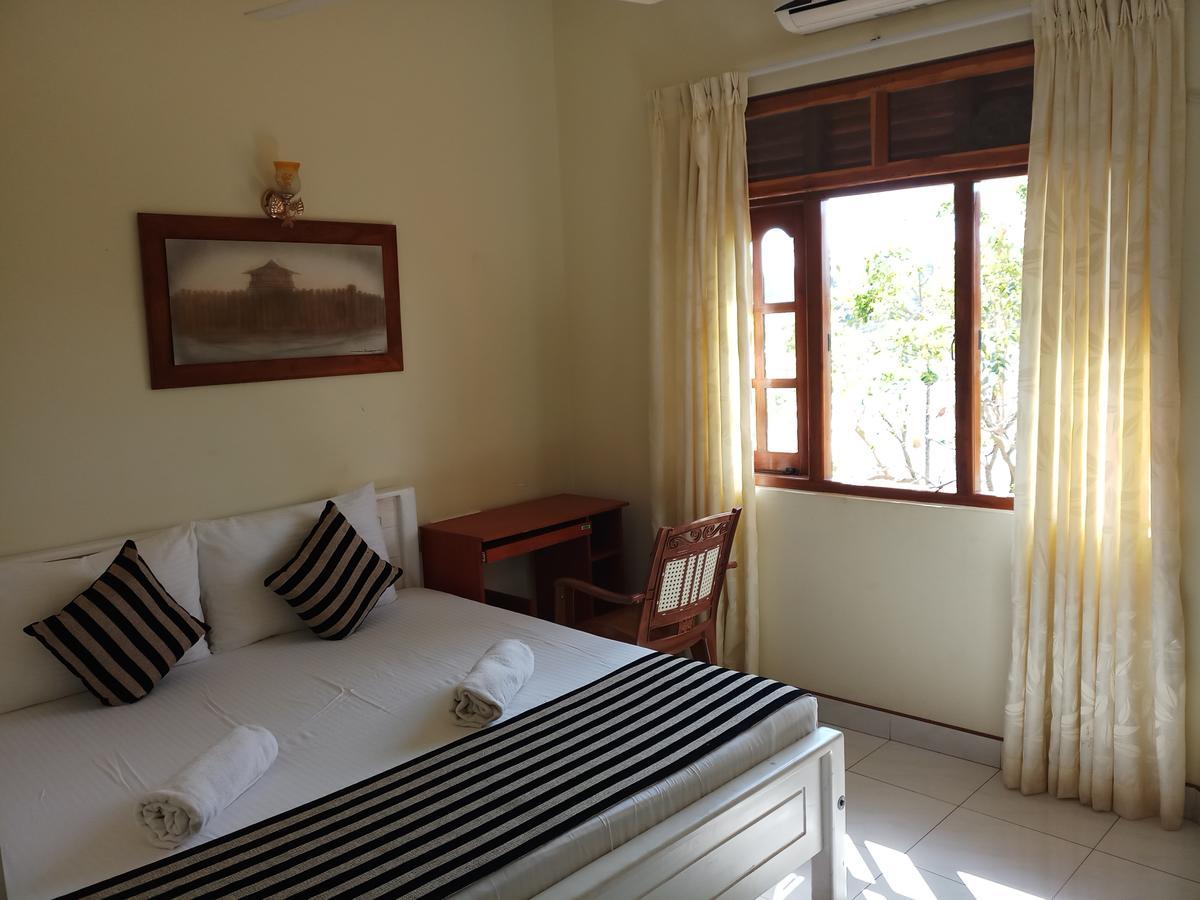 Heritage Lake View Anuradhapura Exterior photo